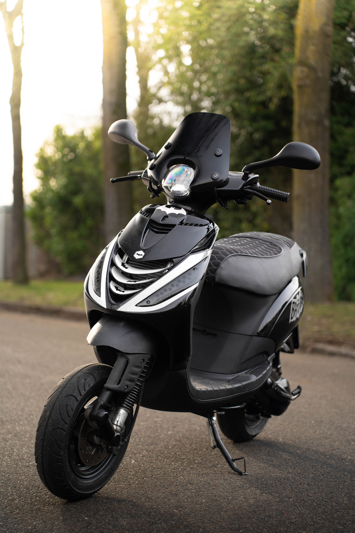 Fenom Zadelhoes Alcantara Look Wit Piaggio Zip
