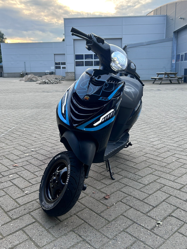 Red Bull Special Editions - Piaggio Zip SP Stickerset (Orginele Kappen Red Bull Special Editions - Piaggio Zip SP Stickerset (Orginele Kappen
