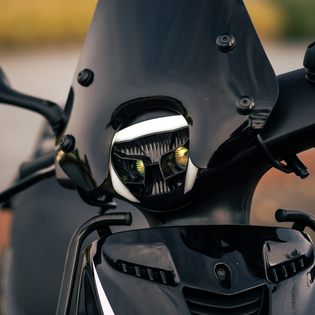 En colère spectateur Phare LED Piaggio Zip