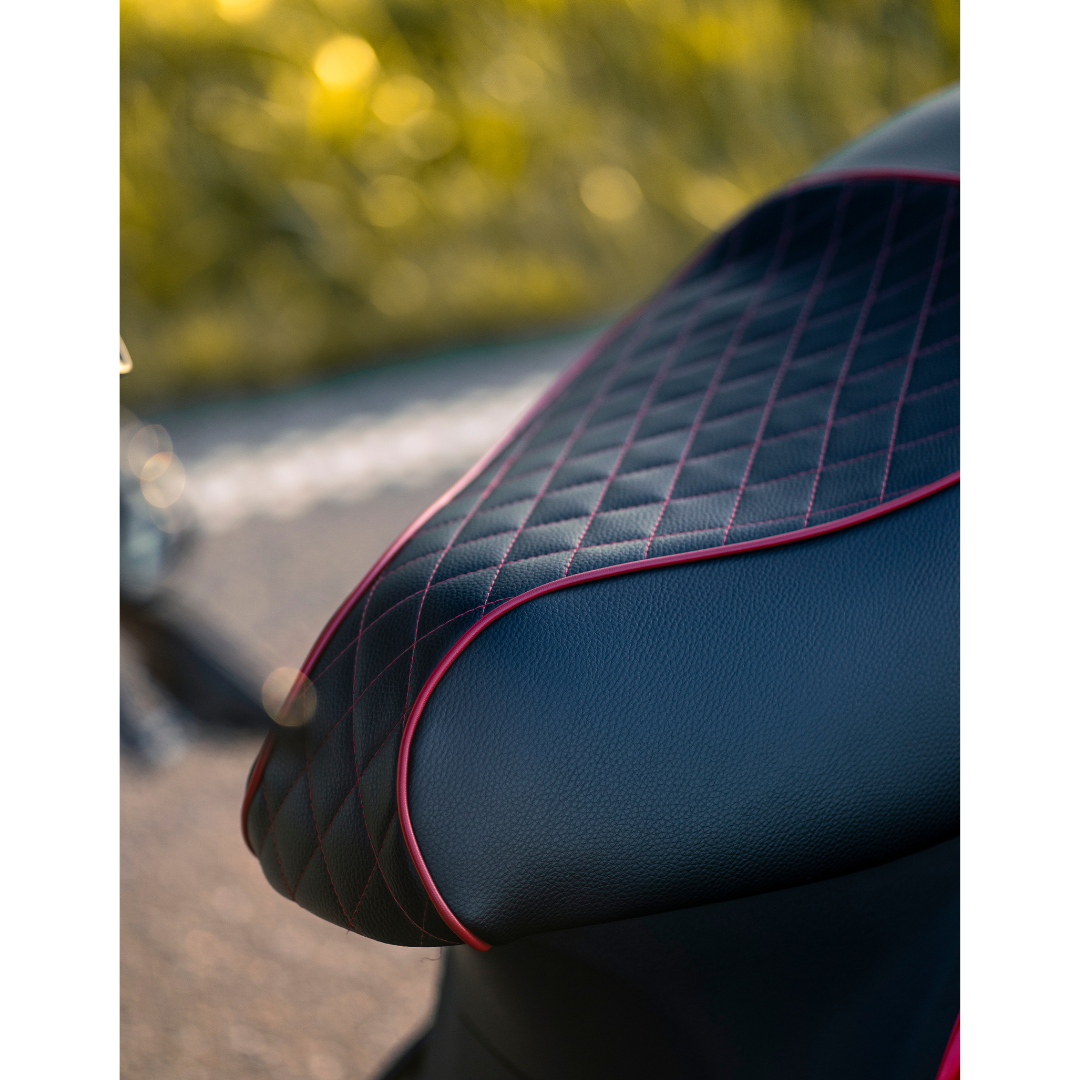 Housse de selle Chesterfield Piaggio Zip Noir/Rouge Custom