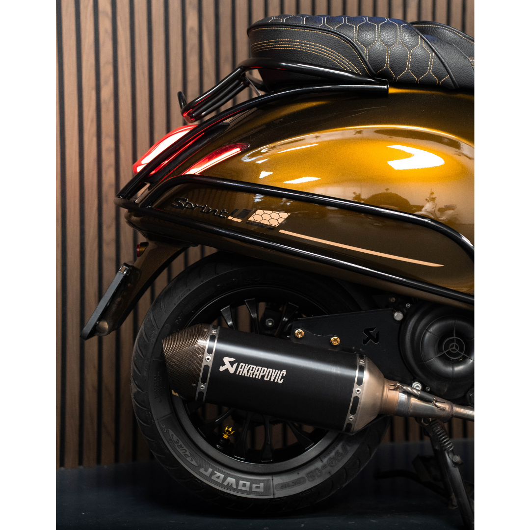 Akrapovic Uitlaat + Bocht Piaggio Zip / Vespa Sprint 4T3V IGET Euro 4